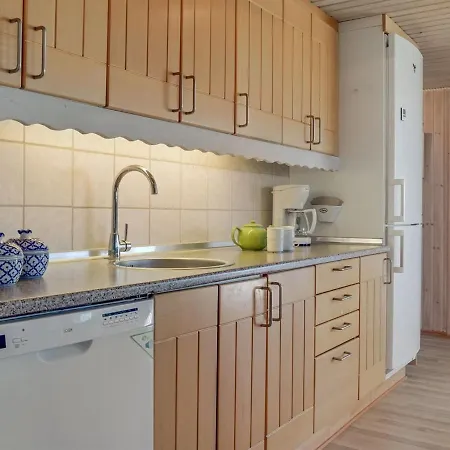 Holiday home Raadengaard - 400m From The Sea In Nw Jutland By Interhome Lokken