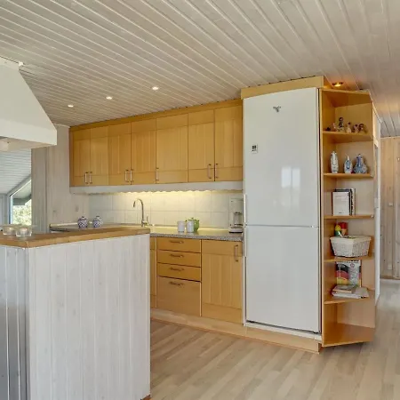 Holiday home Raadengaard - 400m From The Sea In Nw Jutland By Interhome Lokken